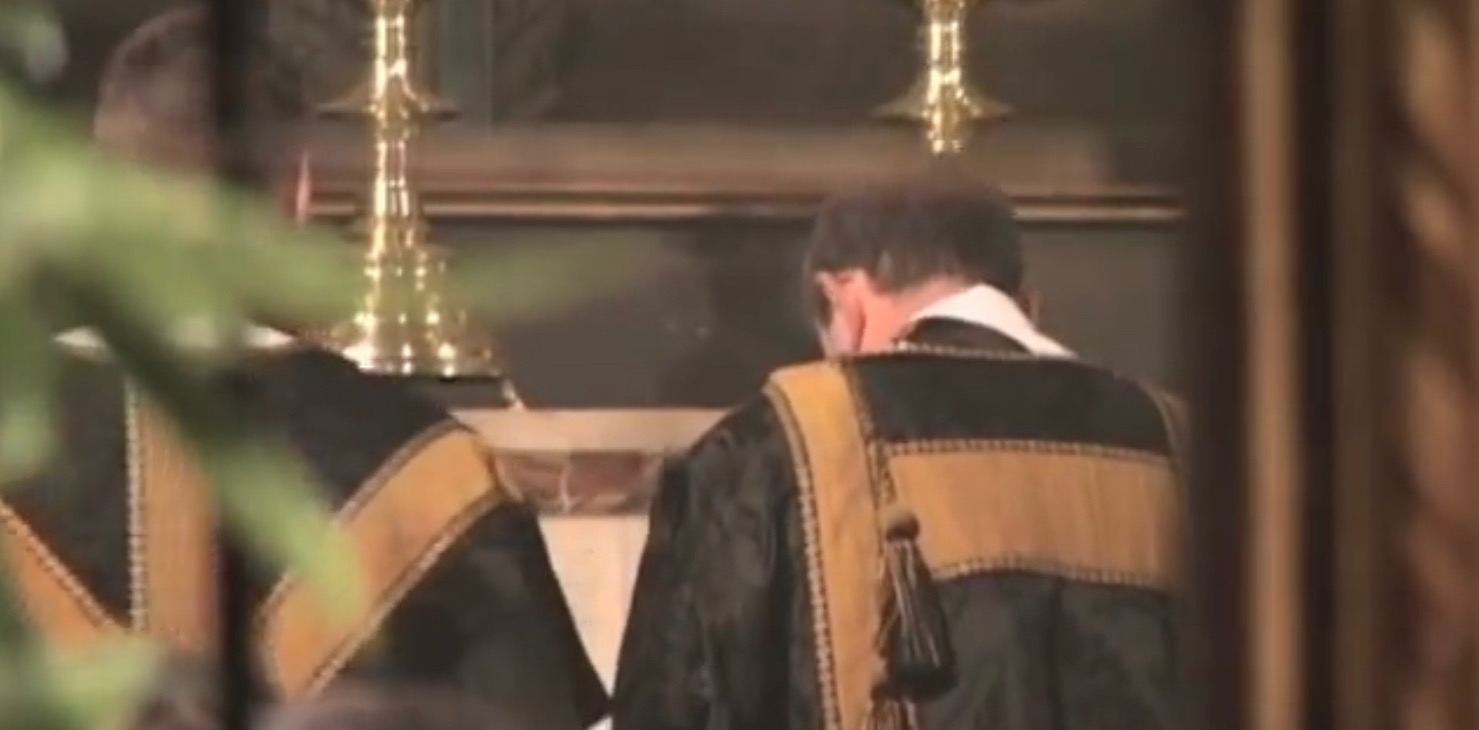 Wierni zaczęli wychodzić z kościoła po tym jak Ksiądz nazwał kandydata na prezydenta „pedałem”!