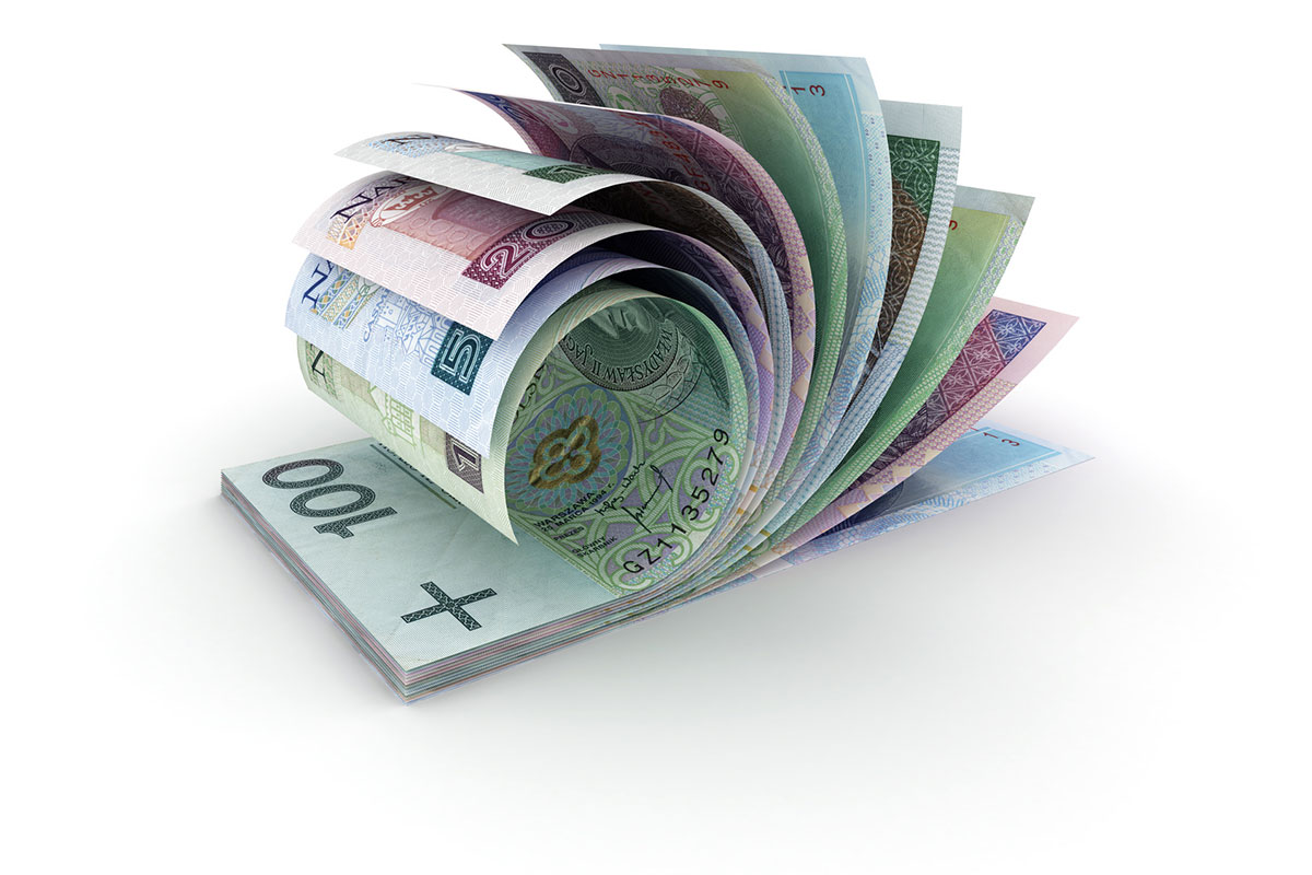 1300 zł dla każdego. Kiedy i gdzie nowy zasiłek będzie wypłacany? 1300-zl-dla-kazdego-bez-dodatkowych-warunkow