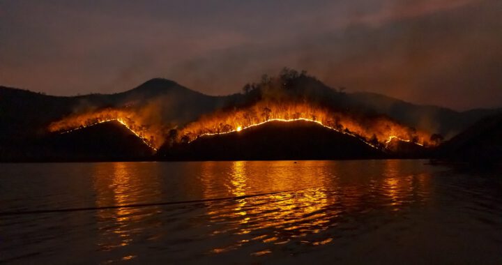 Pożary na Rodos! Tysiące turystów w niebezpieczeństwie!