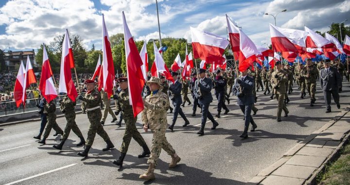 Polska defilada jak przemarsz wojsk sowieckich? Zagraniczne media huczą!
