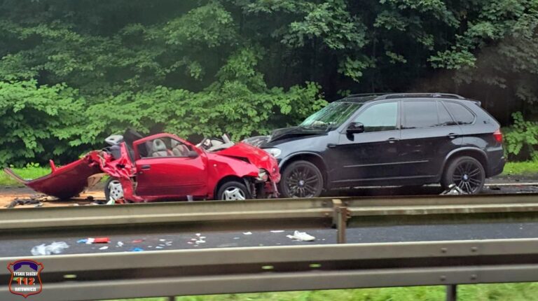 Katowice: dwa tragiczne wypadki na DK86. Zginęła kobieta w ciąży i noworodek