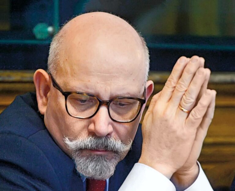 Maciej Świrski zmienia zdanie o 180 stopni i rezygnuje z walki o stanowisko w KRRiT