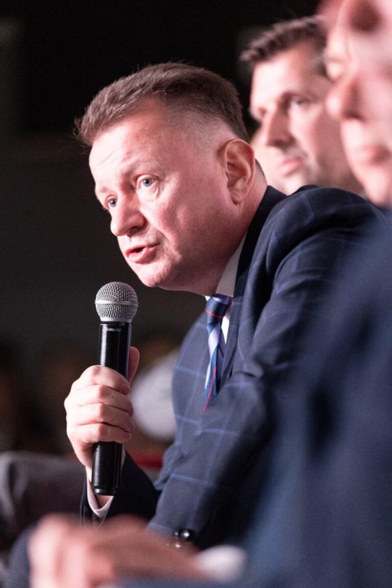 Mariusz Błaszczak stanie przed sądem w sprawie odtajnienia dokumentów