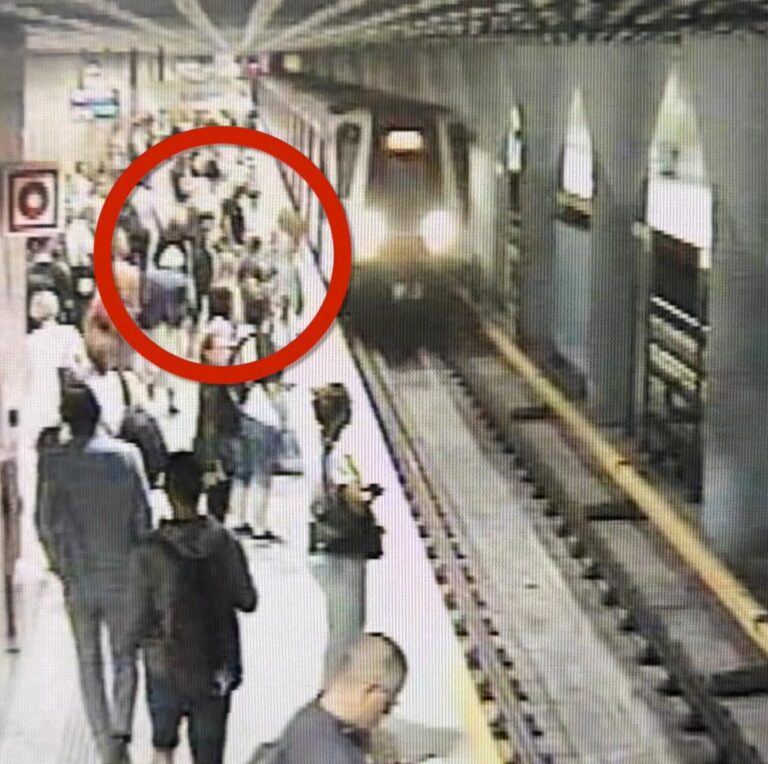 Dramatyczny incydent w metrze. Mężczyzna próbował wepchnąć kobietę pod pociąg