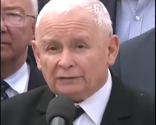 Gorąco na miesięcznicy smoleńskiej. Kaczyński ostro o protestujących